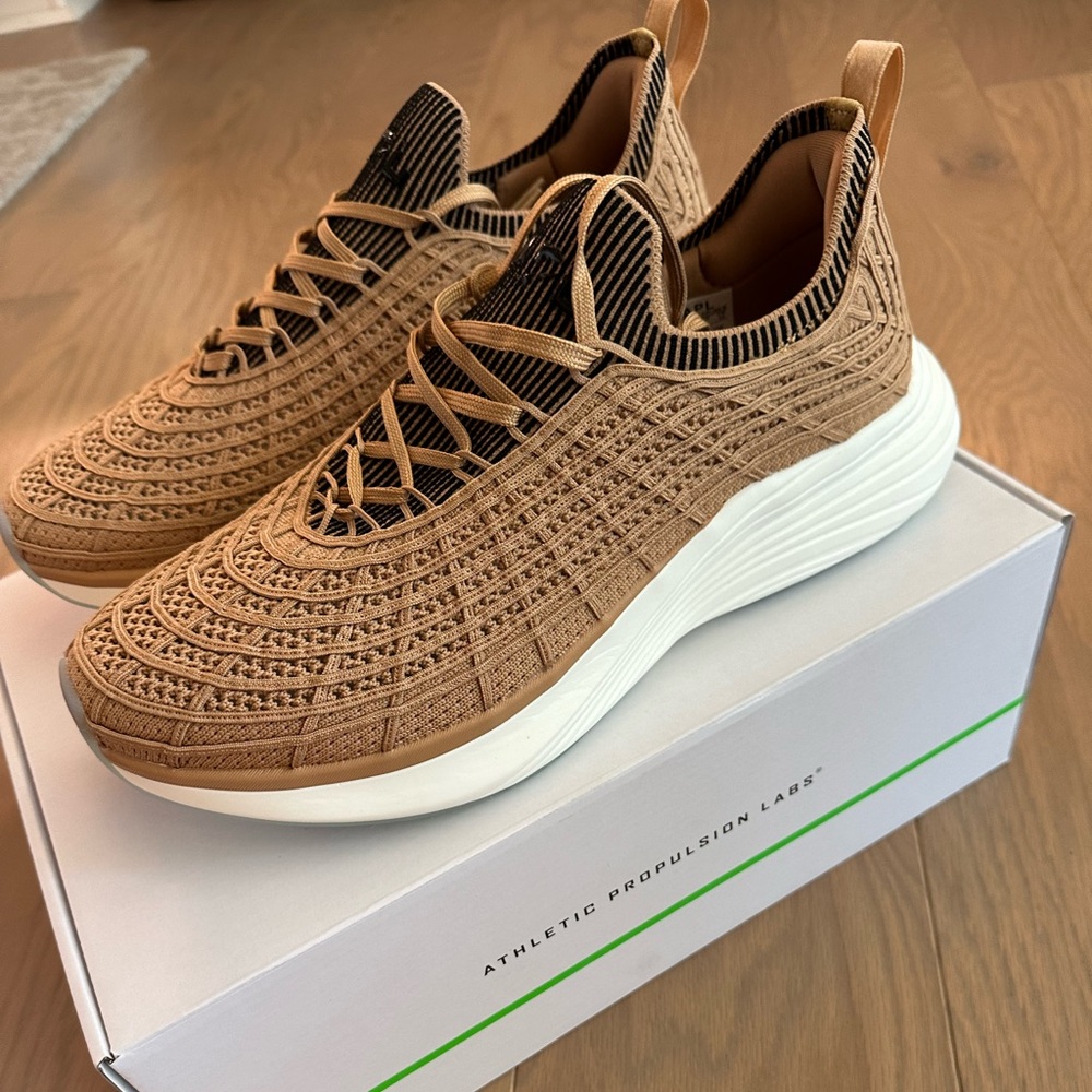 APL Men’s Shoes Size 11